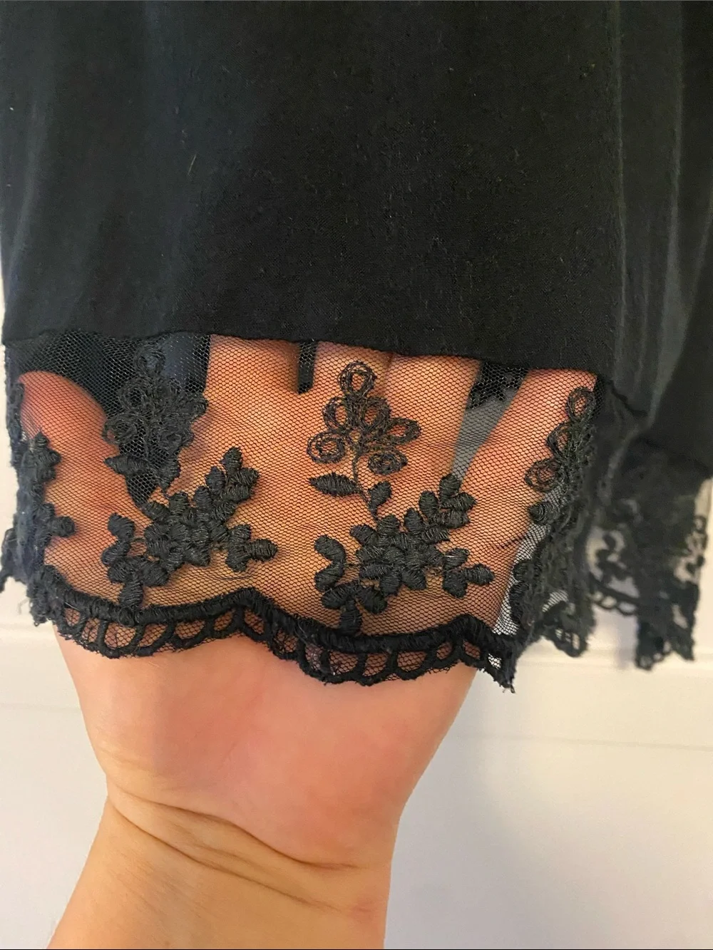 American Eagle Outfitters Black Lace-Hem Scoop Tank
